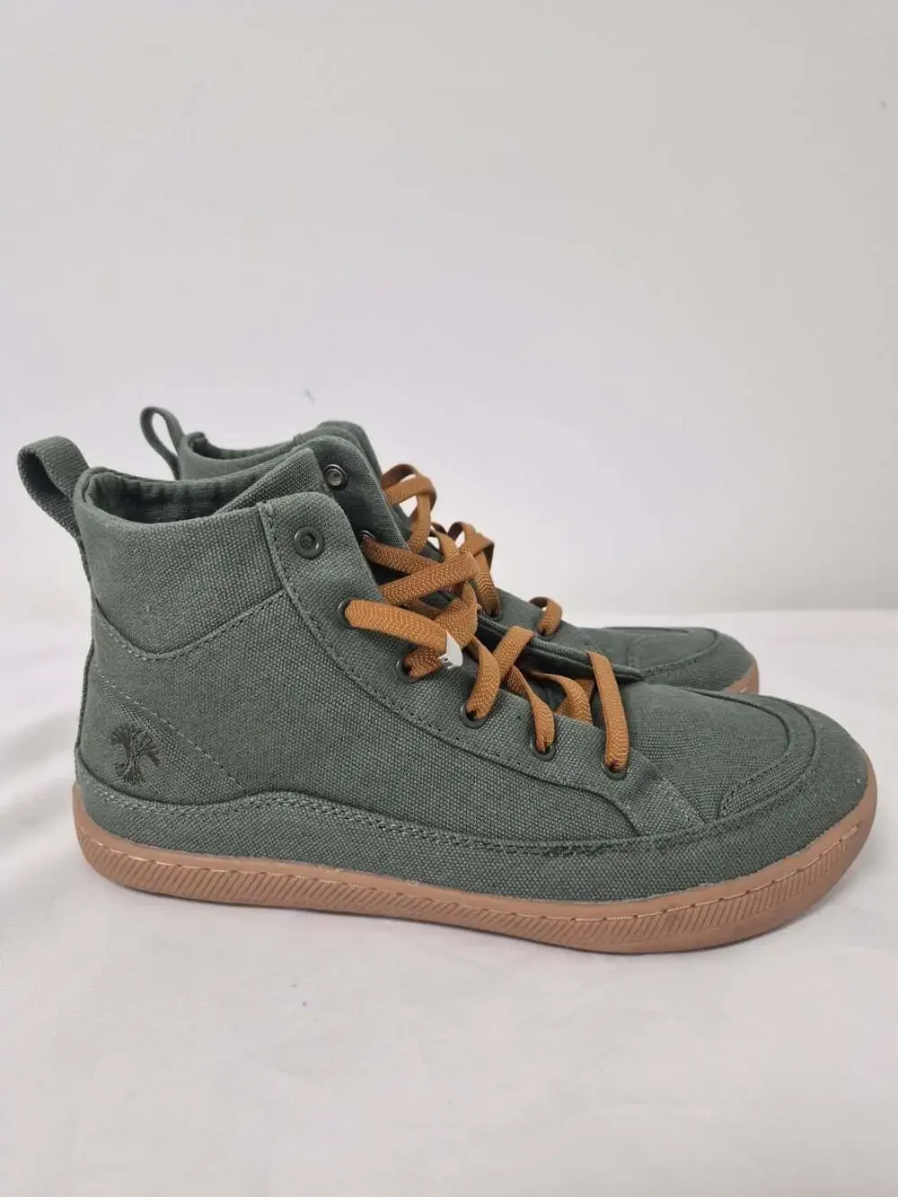 Sold! NWOT Rutsu Original Barefoot Green Canvas Sneakers High Tops sz 39EU 8W